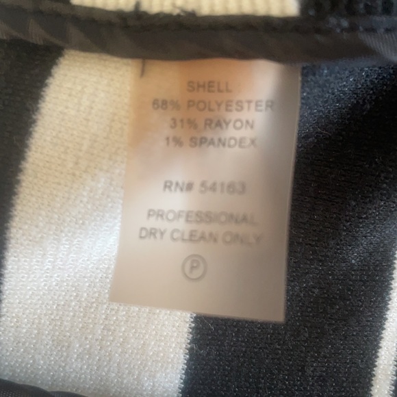 Calvin Klein woman’s blazer like new condition - Picture 3 of 4